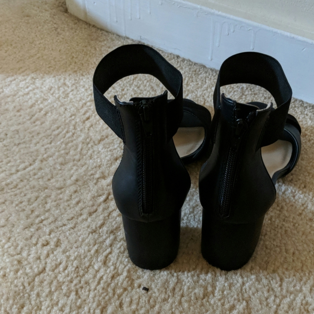Accessories - Picture 3 of 3